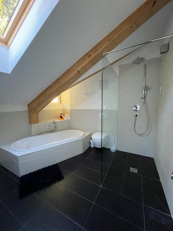 Hotel Rosengarten - Three-Bedroom Apartment