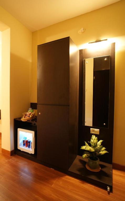 Gaurav Lords Resort - King Room