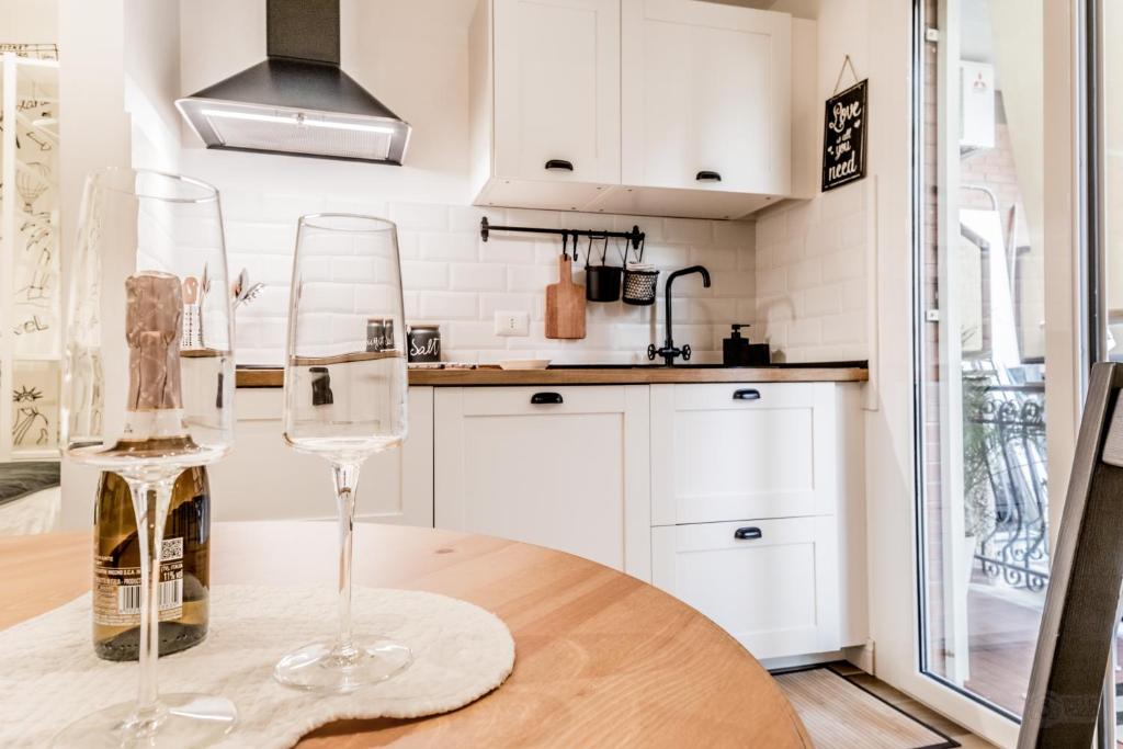 A kitchen or kitchenette at Elegance St.Peter House
