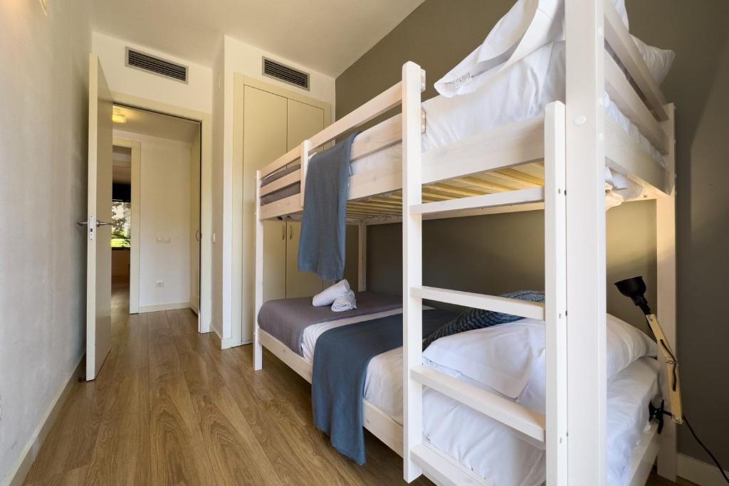 Posteľ alebo postele v izbe v ubytovaní chicStays Apartment Ciutadella Park