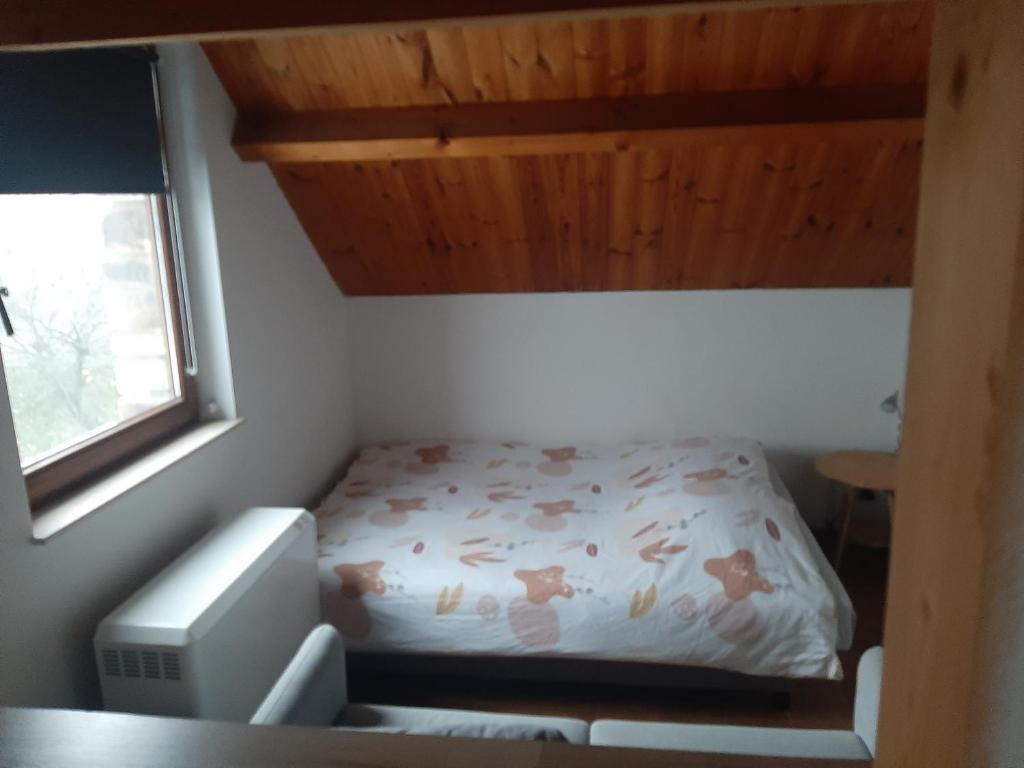 Postel nebo postele na pokoji v ubytování Studio privé aux portes des Fagnes