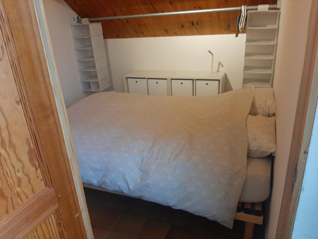 Postel nebo postele na pokoji v ubytování Studio privé aux portes des Fagnes