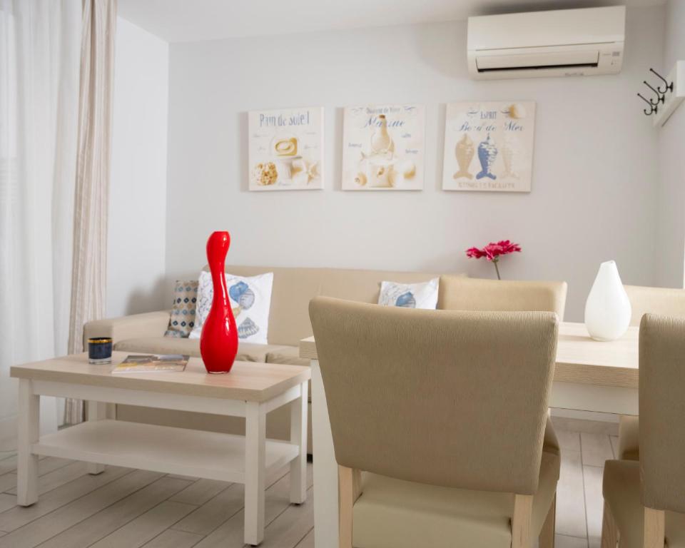Hotel La Ciotat - A deux pas de l'eau - Apartamento De Un Dormitorio Con Terraza