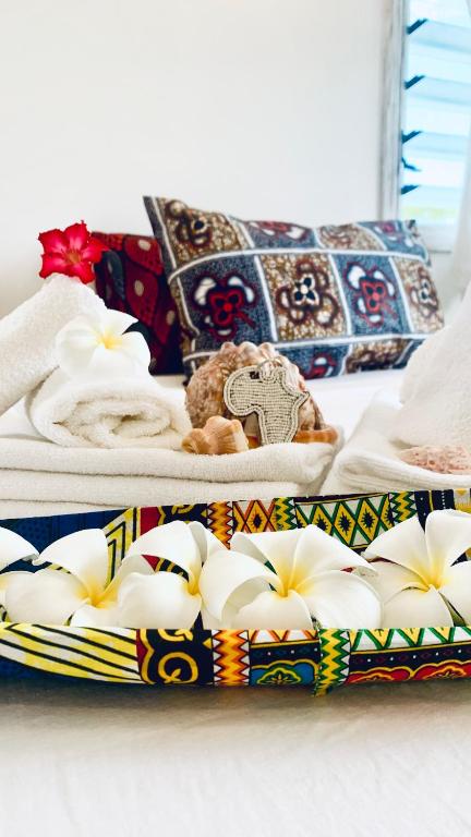 Nyuso za Afrika - Room De Deluxe King