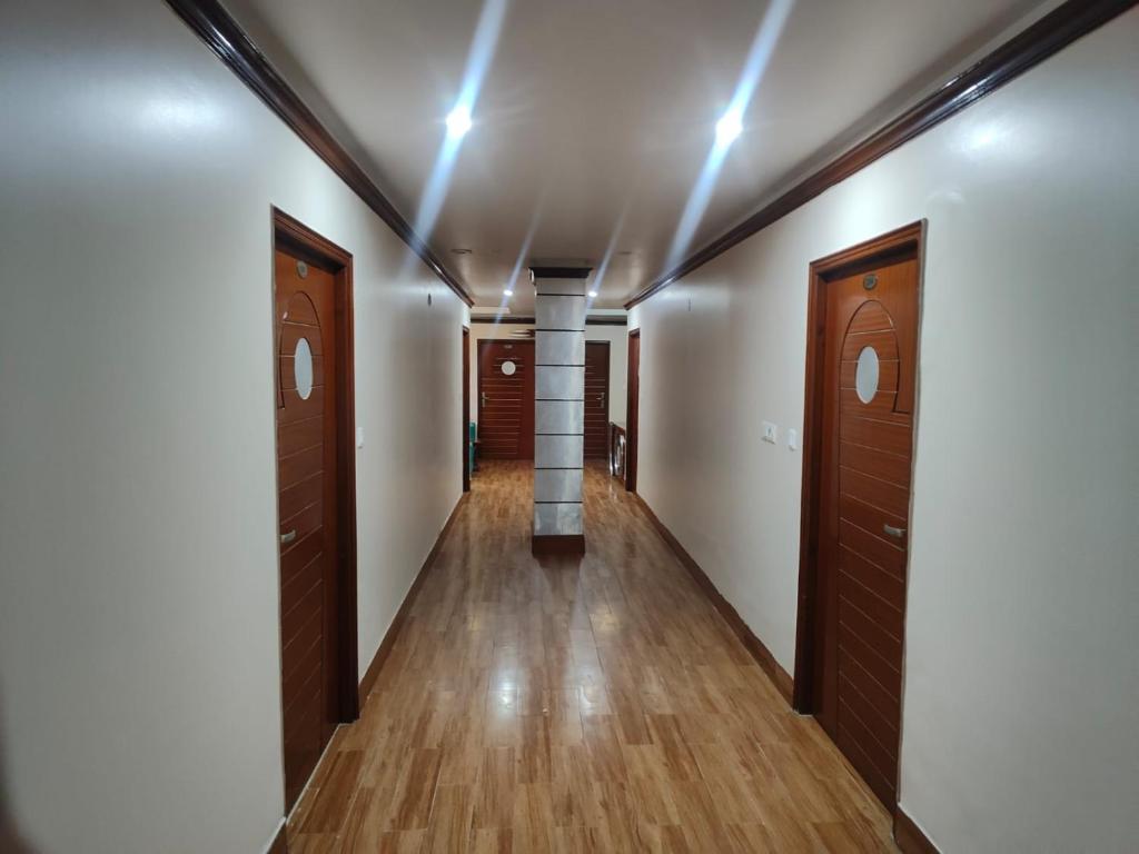 Fotografie z fotogalerie ubytování Hotel Kristal v destinaci Rewāri