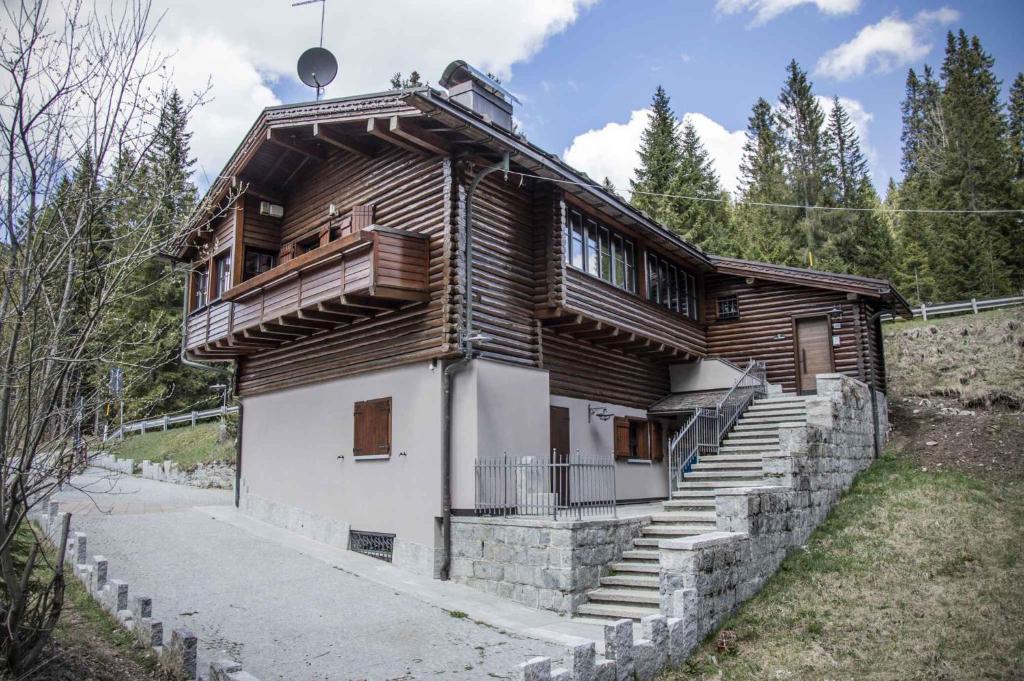 Holiday home in Campo Carlo Magno 24162, Madonna di Campiglio — foto della struttura 3