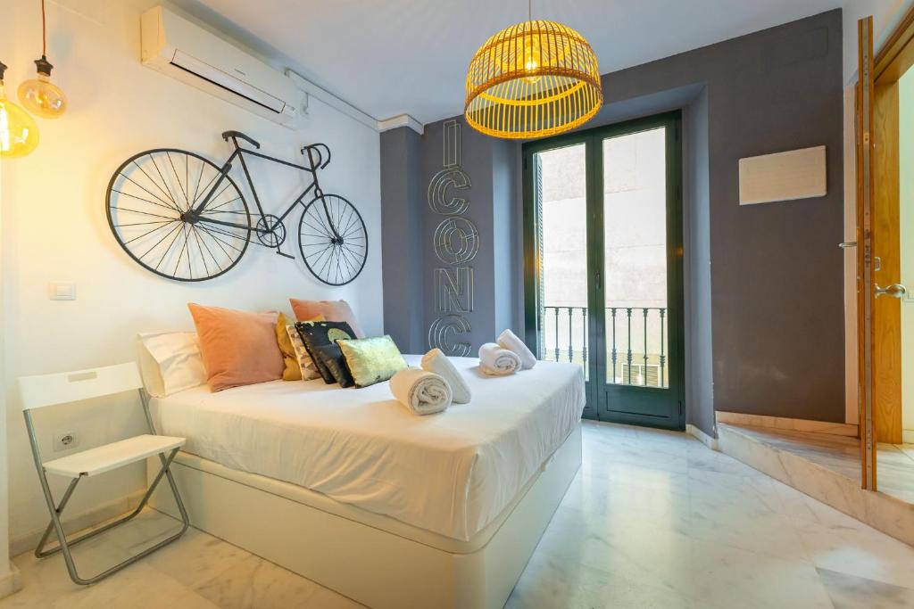 Posteľ alebo postele v izbe v ubytovaní Dos de Mayo Loft by Valcambre