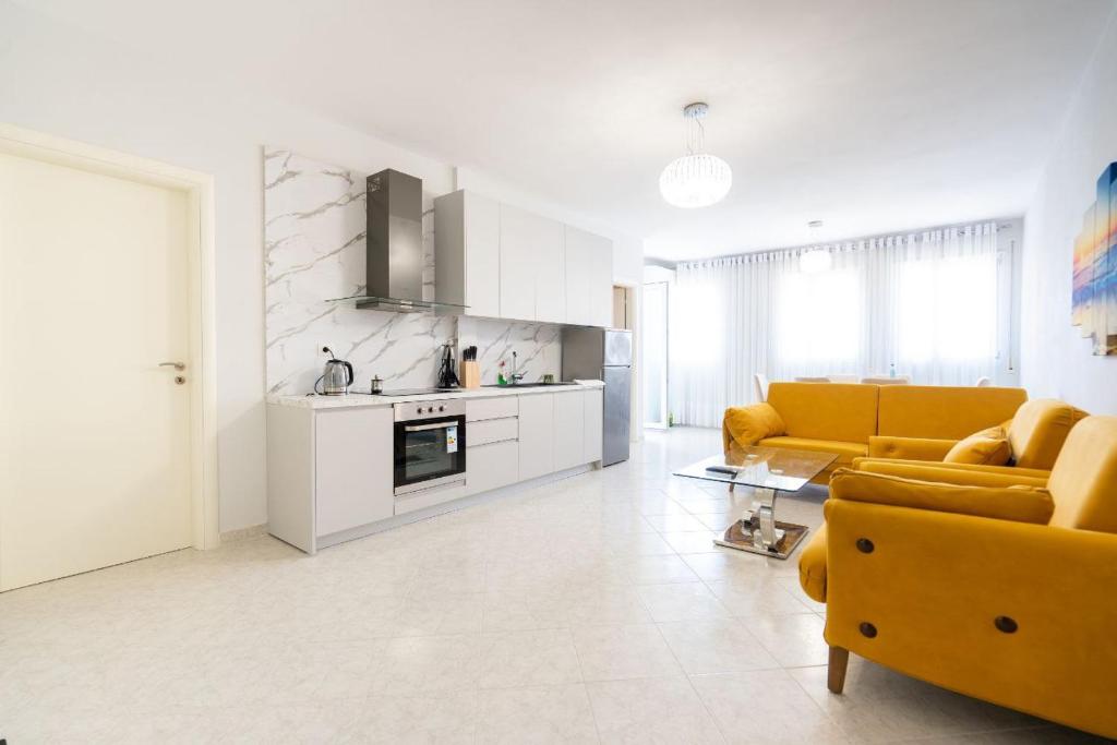Old Beach Apartments - Image 6