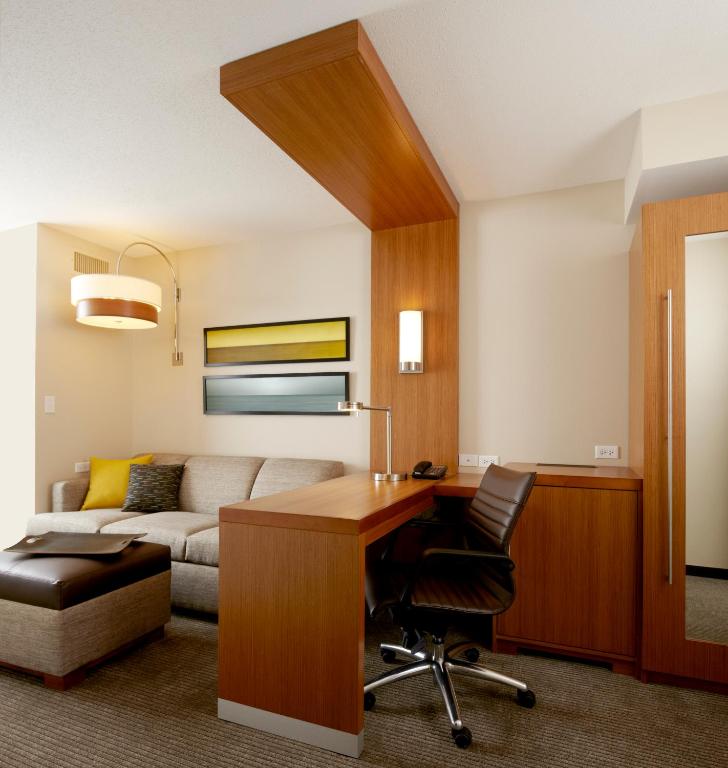 Hyatt Place at The Hollywood Casino Pittsburgh South photo