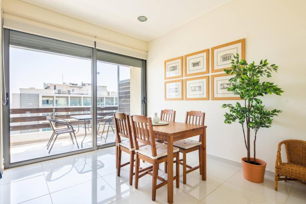 Posezení v ubytování Zenios Rafina - Sea View Rental with Easy Access to the Islands
