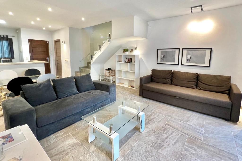 Część wypoczynkowa w obiekcie Mijas Costa - Beachside Apartment-B
