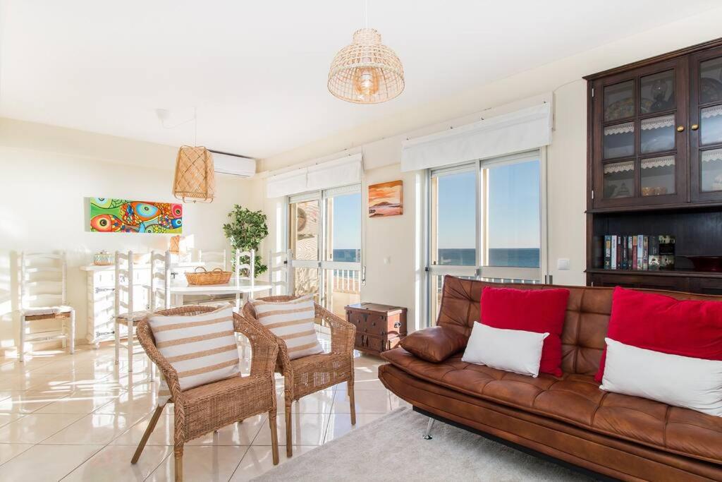 Sea Side Apartment by AlgarStays