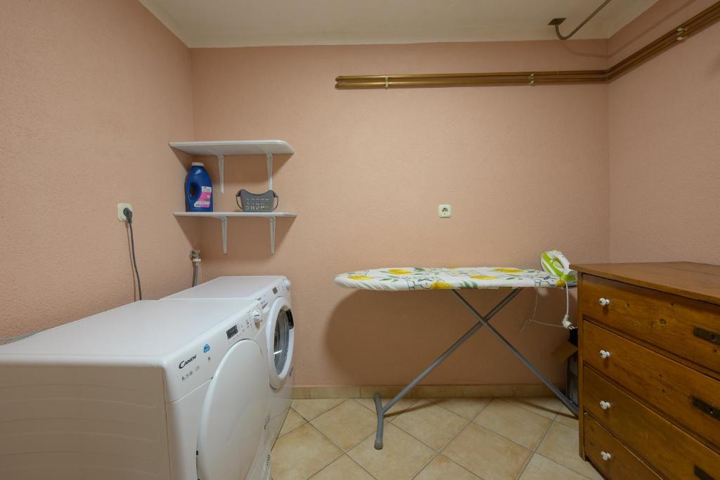 Zdjęcie z galerii obiektu Holiday Apartment Ariella w mieście Križanici