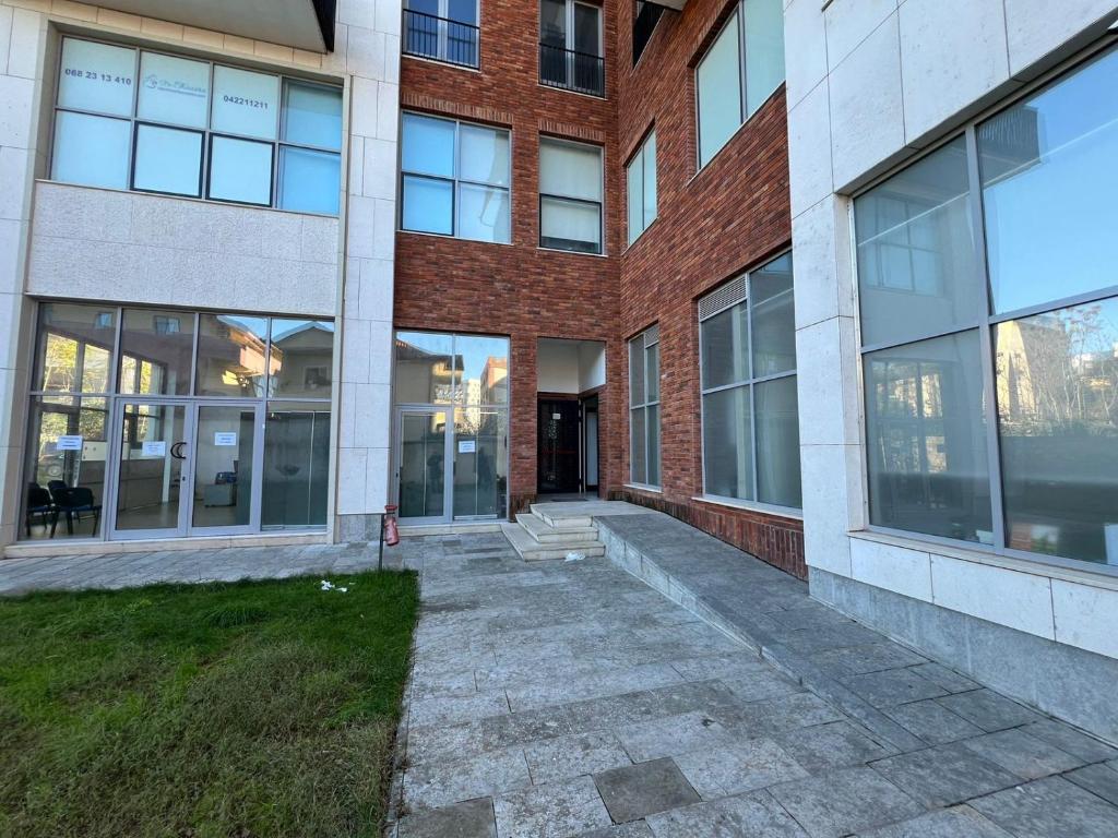 Thyamis Apartment - Image 8