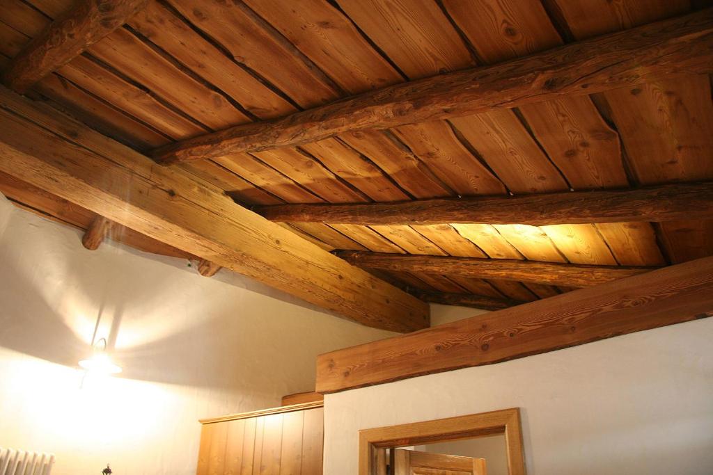 Ostello del Castello Tirano - Tweepersoonskamer Met 1 Of 2 Bedden En Balkon