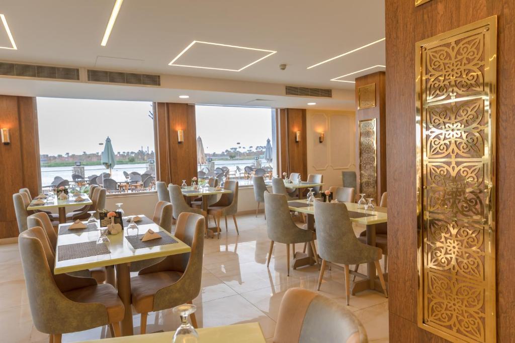 Restaurace v ubytování Nile Club hotel