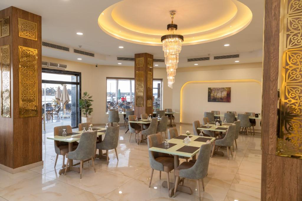 Restaurace v ubytování Nile Club hotel