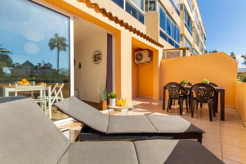 Posedenie v ubytovaní Vistamarina A108 by IVI Real Estate