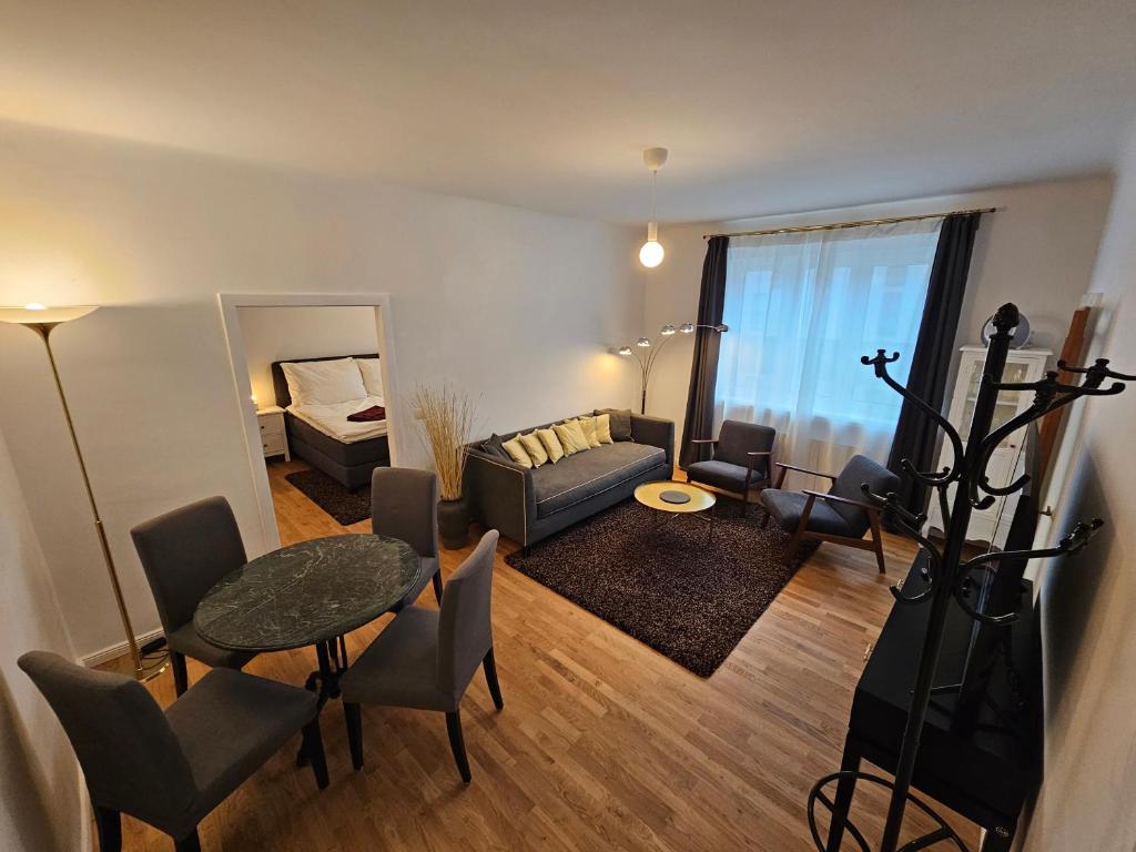 Гостиная зона в Yuki's Place - Central Design Apartment - Vienna Trade Fair - WU Campus - Downtown - Subway