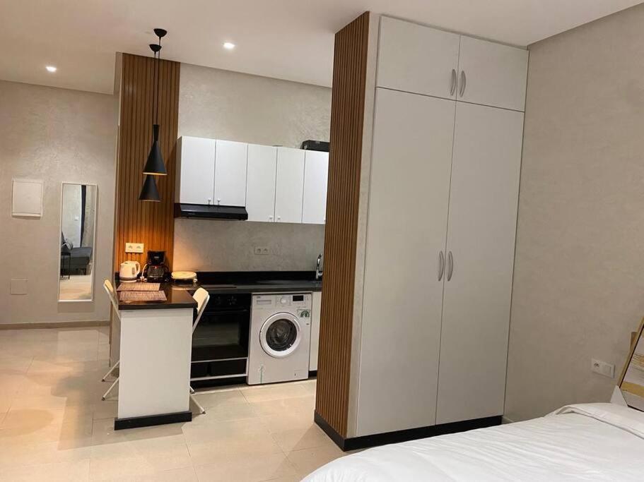Kuchyň nebo kuchyňský kout v ubytování Studio à Prestigia HayRiad/Rabat
