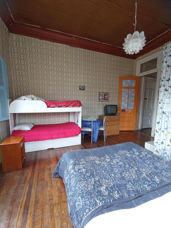 Hostal del gato - Triple Room With Private Bathroom
