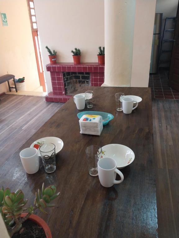 Příslušenství pro přípravu čaje a kávy v ubytování Friendly House & Hostel 2