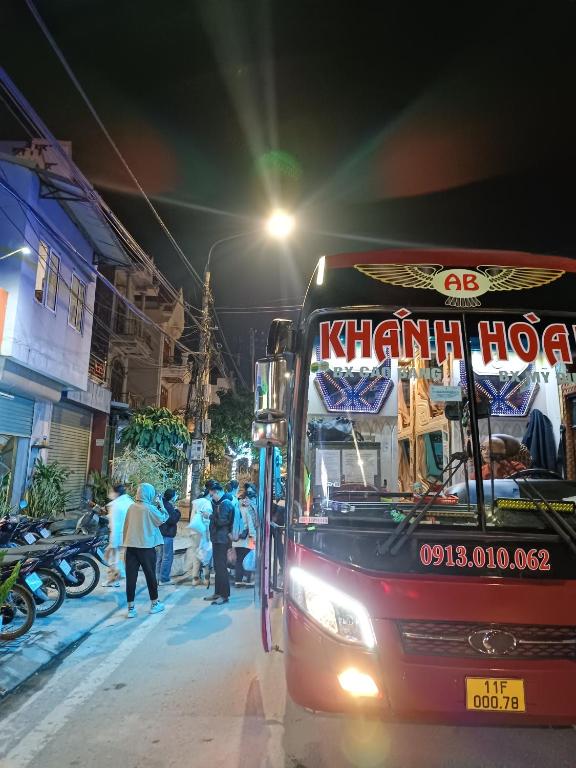 a food truck parked on a street at night at An Homestay & Hostel Motorbikes & Tours in Cao Bằng