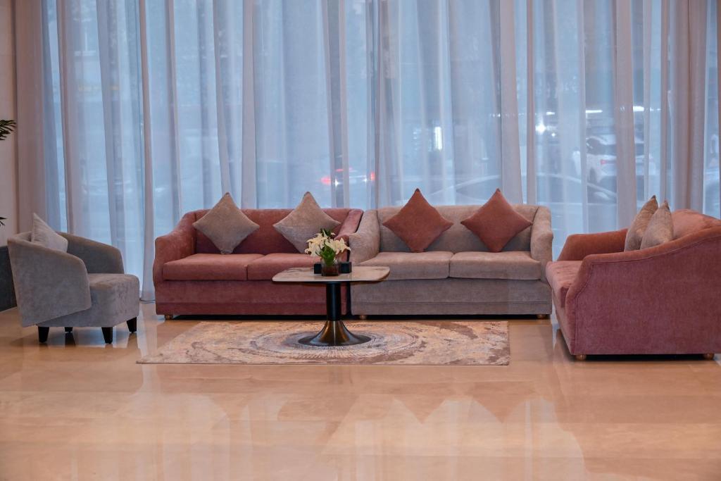 Posezení v ubytování فندق سافوي جدة Savoye Hotel