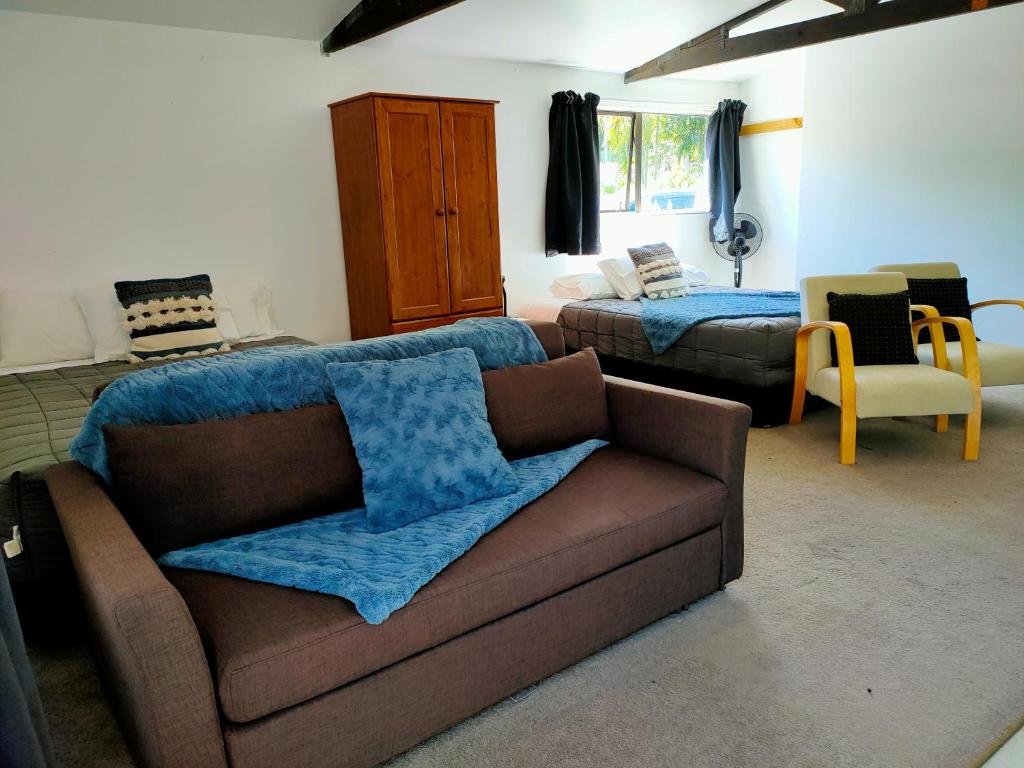 Posezení v ubytování Aarangi Tui Motel