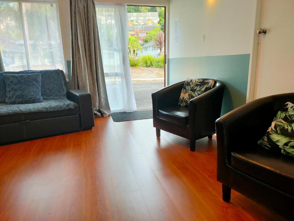 Posezení v ubytování Aarangi Tui Motel