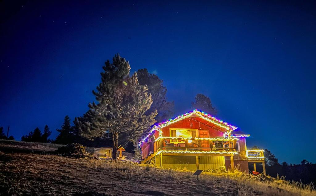 Cozy Christmas Hot Tub Cabin, Florissant (updated prices 2024)