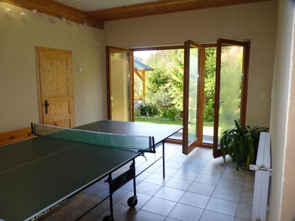 Stolní tenis v ubytování Haus zur Eule nebo okolí