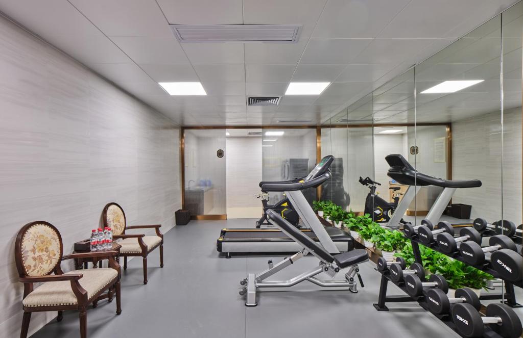 Fitness centrum a/nebo fitness zařízení v ubytování Guangming CIMC Executive Hotel Shenzhen