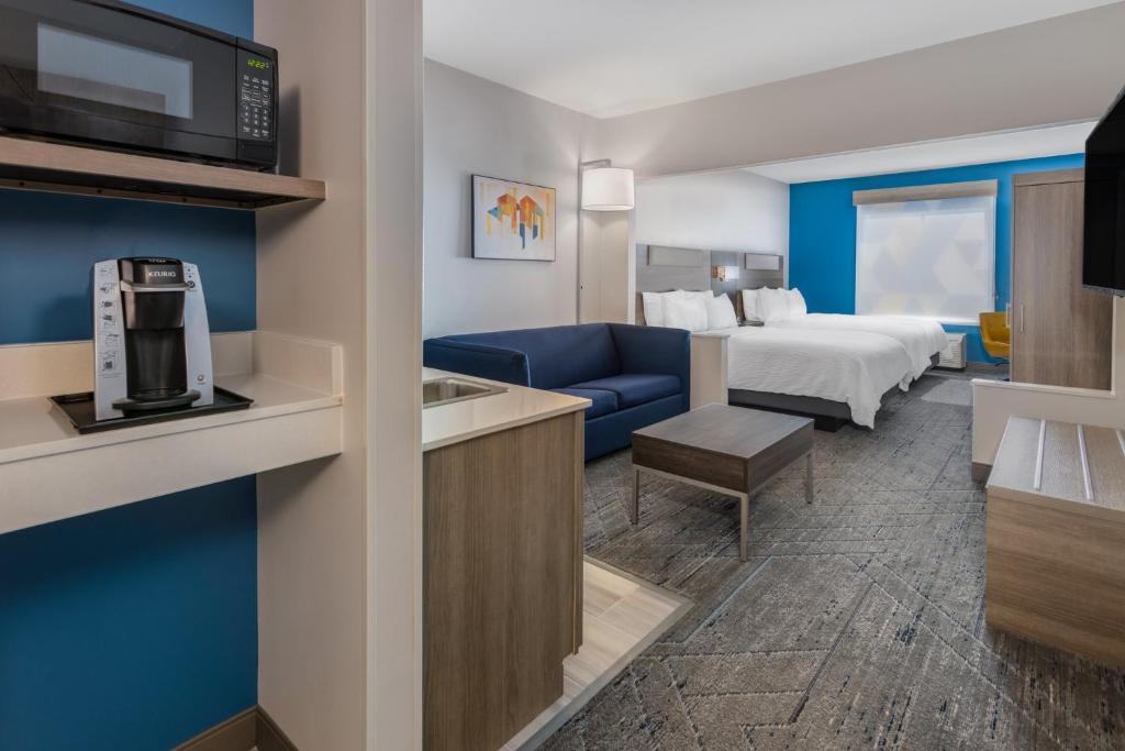 Holiday Inn Express Hotel & Suites Vineland Millville, an IHG Hotel - Suite Queen Avec Deux Lits Queen Et Canapé-lit