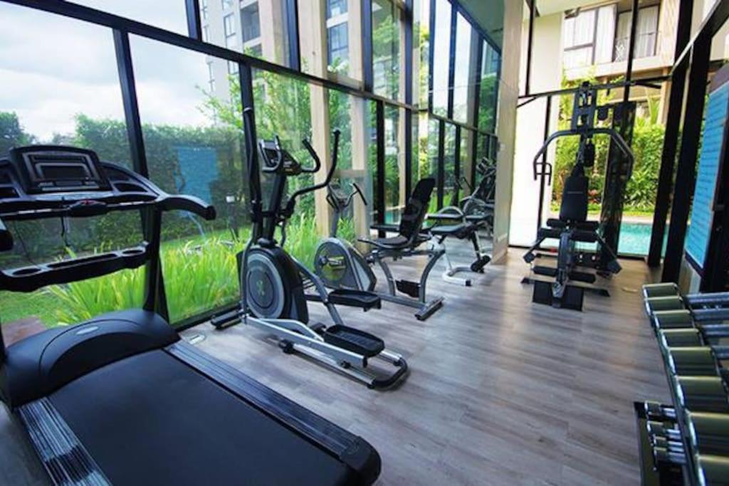 Fitness centrum a/nebo fitness zařízení v ubytování Modern Condo in Nimman (F606) by Pimolplace