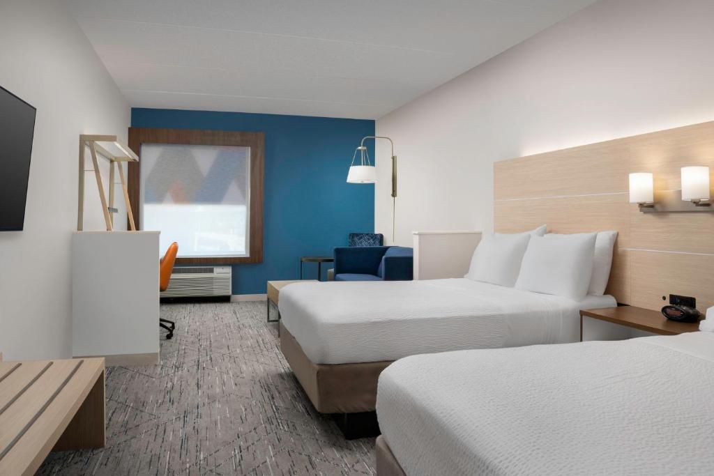 Holiday Inn Express & Suites Pittsburgh North Shore by IHG photo