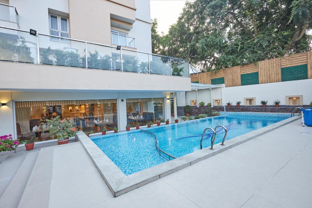 Bazén v ubytování Hotel Crowne Imperial nebo v jeho okolí