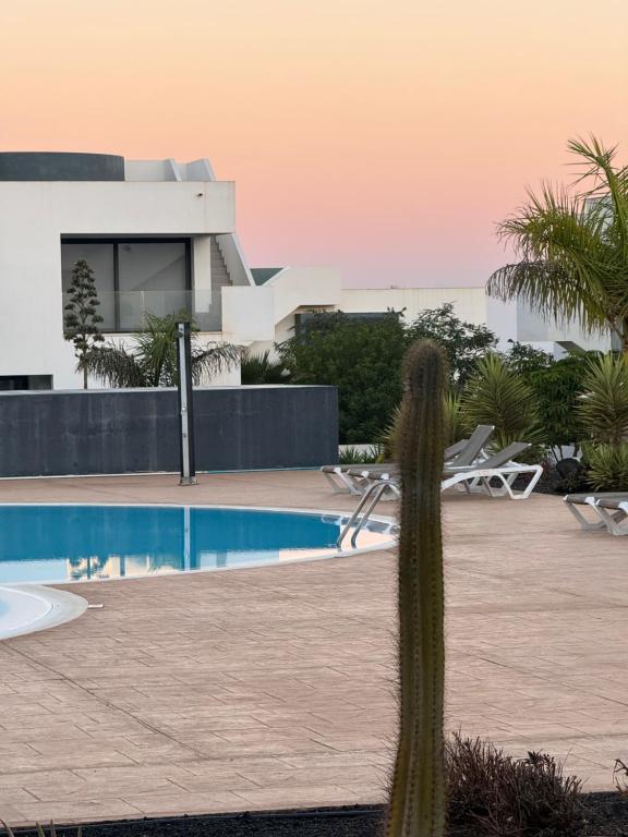 Bazén v ubytování Casa Ana - Luxury pool apartment at Casilla de Costa nebo v jeho okolí