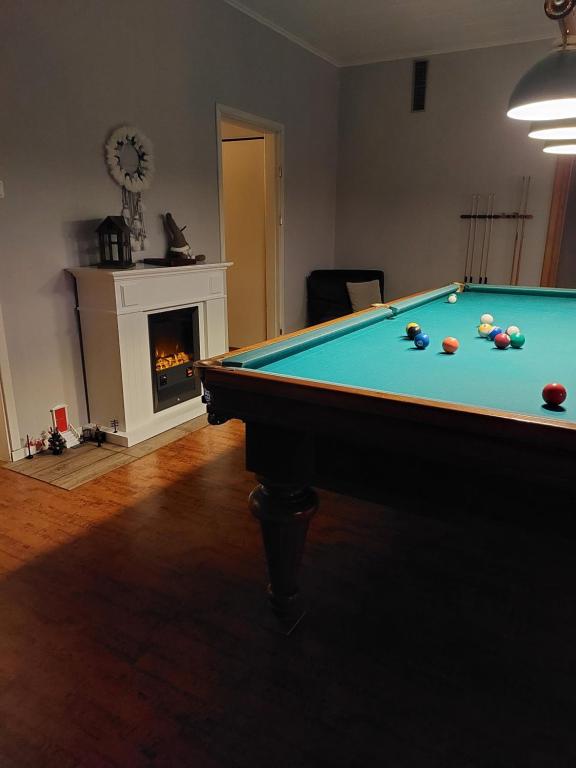 Biliár nebo kulečník v ubytování Bed & Breakfast Willa Armas