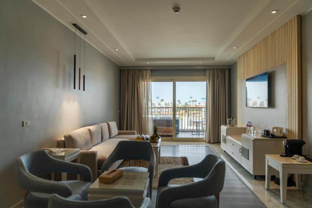 Posezení v ubytování Sunrise Crystal Bay Resort -Grand Select