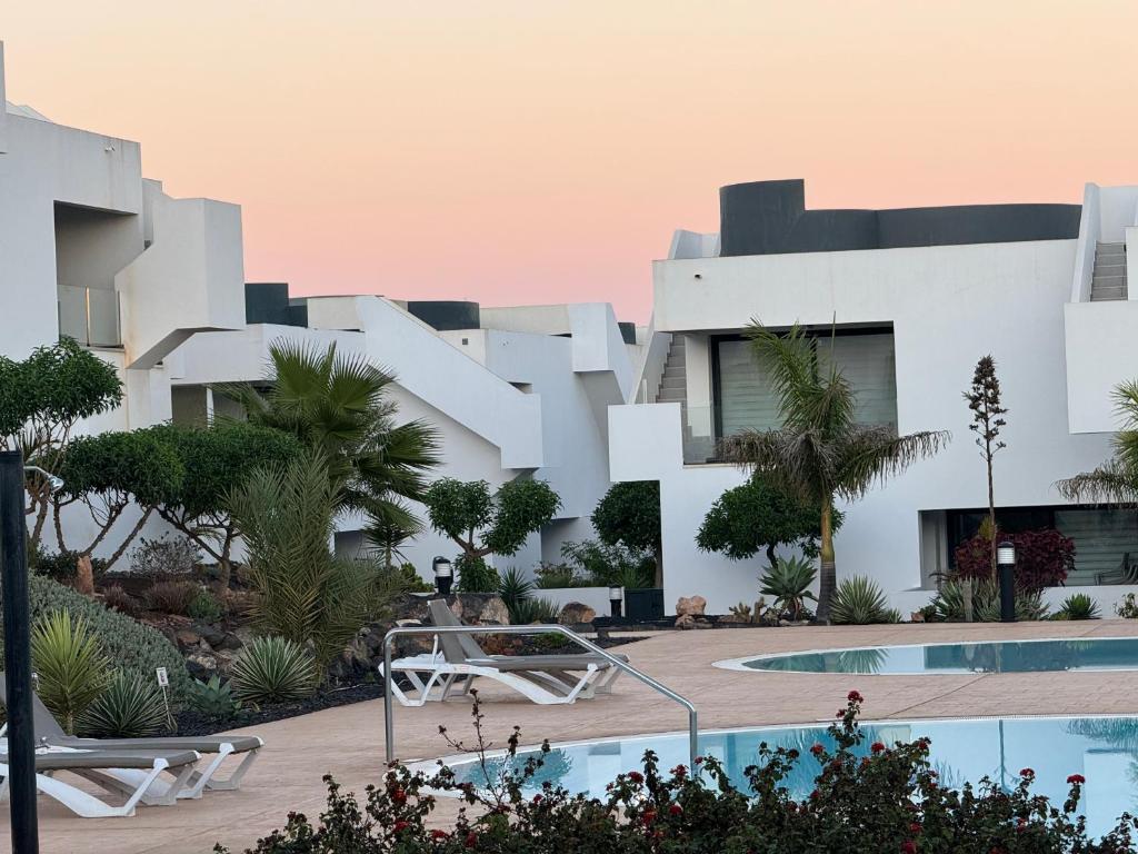 Bazén v ubytování Casa Ana - Luxury pool apartment at Casilla de Costa nebo v jeho okolí