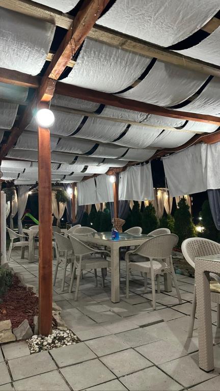 Restaurace v ubytování Brvnara Dragce
