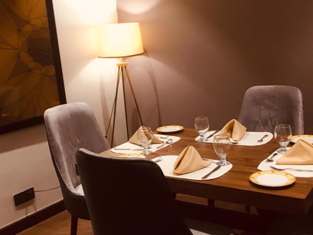 Jacaranda Heights - Executive Suite