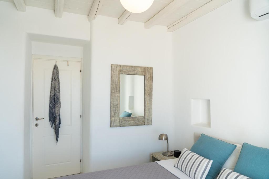 Ein Bett oder Betten in einem Zimmer der Unterkunft Villa Crystal by Mykonos Mood