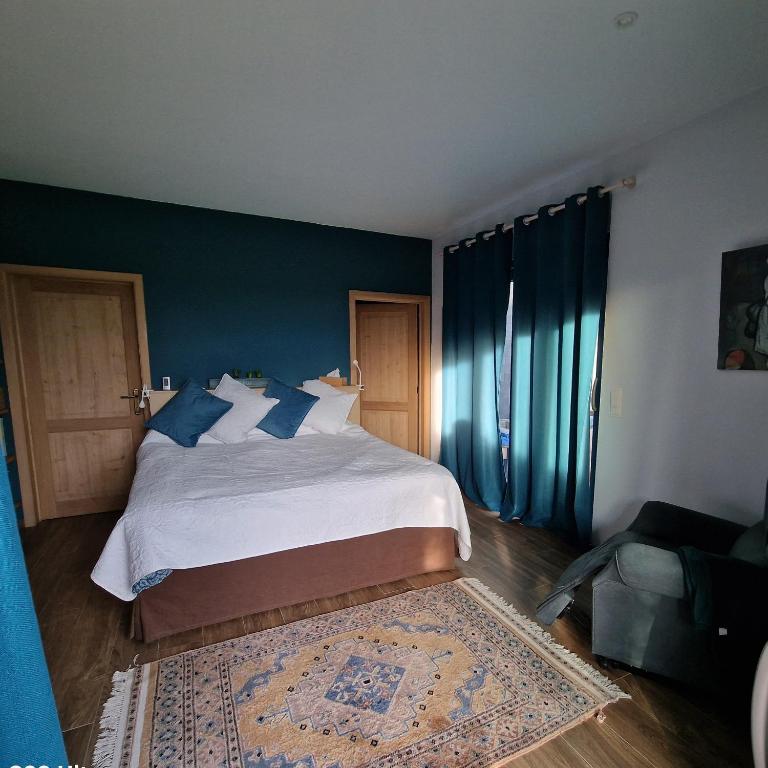 Postel nebo postele na pokoji v ubytování Gite avec piscine La Buissiere - Fernelmont