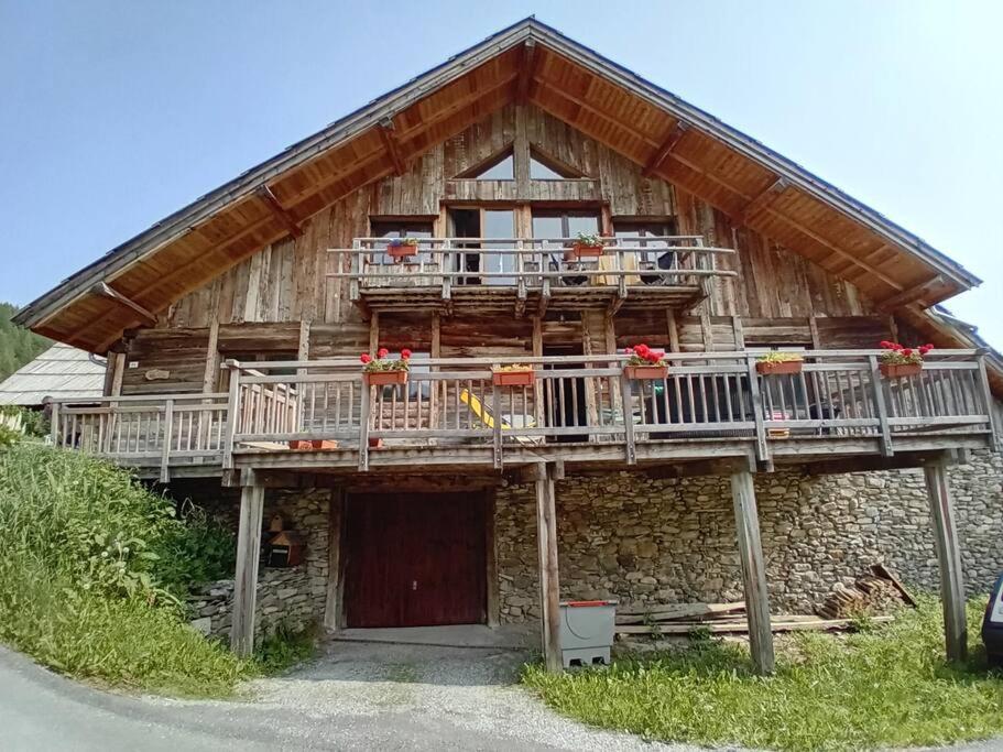 Gallery image of Appartement chalet hameau de Souliers - Queyras in Château-Ville-Vieille
