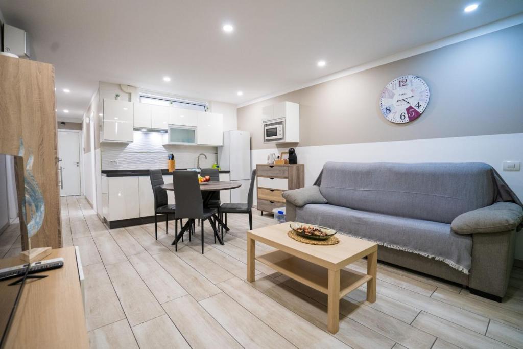 Kuchyň nebo kuchyňský kout v ubytování Casa Gloria Apartment Mareverde Costa Adeje