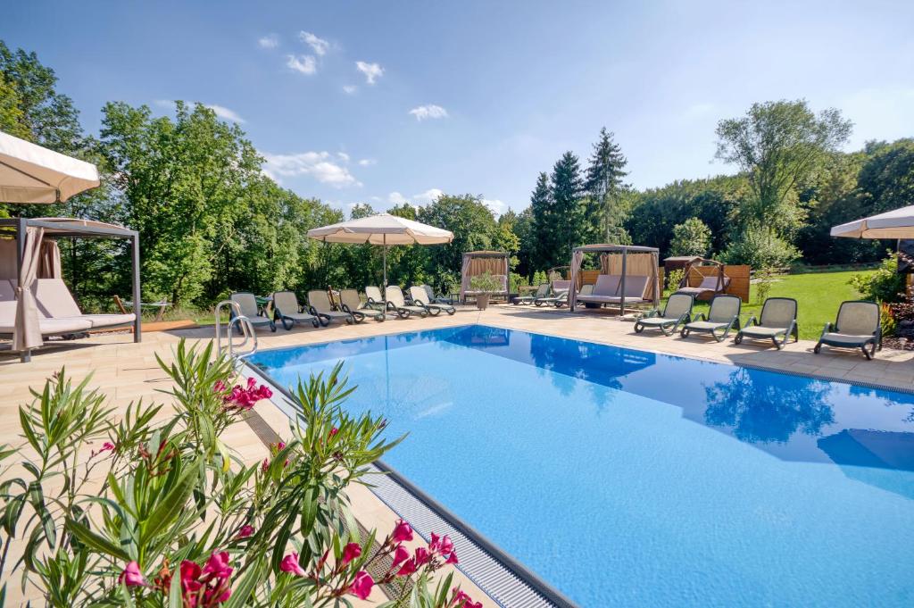 Bazén v ubytování Akzent Aktiv & Vital Hotel Thüringen nebo v jeho okolí