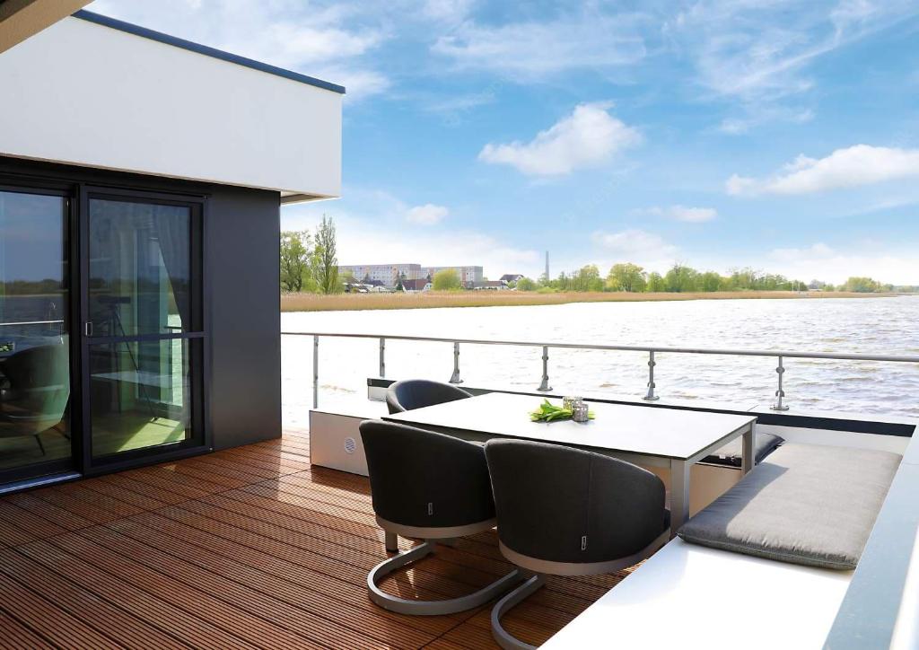 Floatinghouses BernsteinResort - Holiday Home
