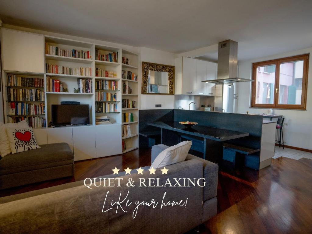 Bastia RM up to 4 guests - in the heart of Scalo Romana, Olimpico, Prada, Bocconi and easy access to Forum Assago, IEO, IED, Duomo, San Siro